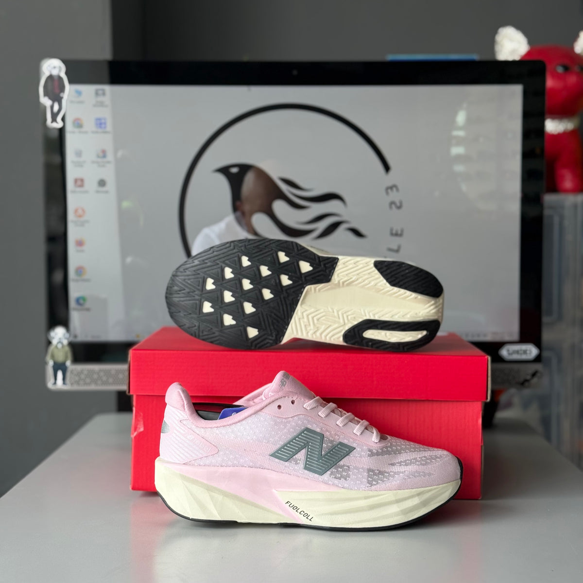 NEW BALANCE REVEL V5